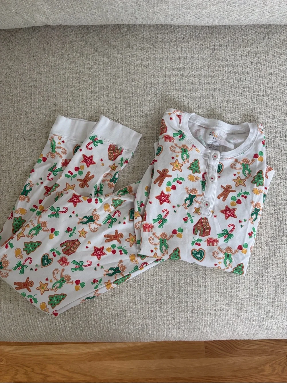 Roller Rabbit Kids 12 Pajama Set - Festive monkey, gingerbread holiday print EUC